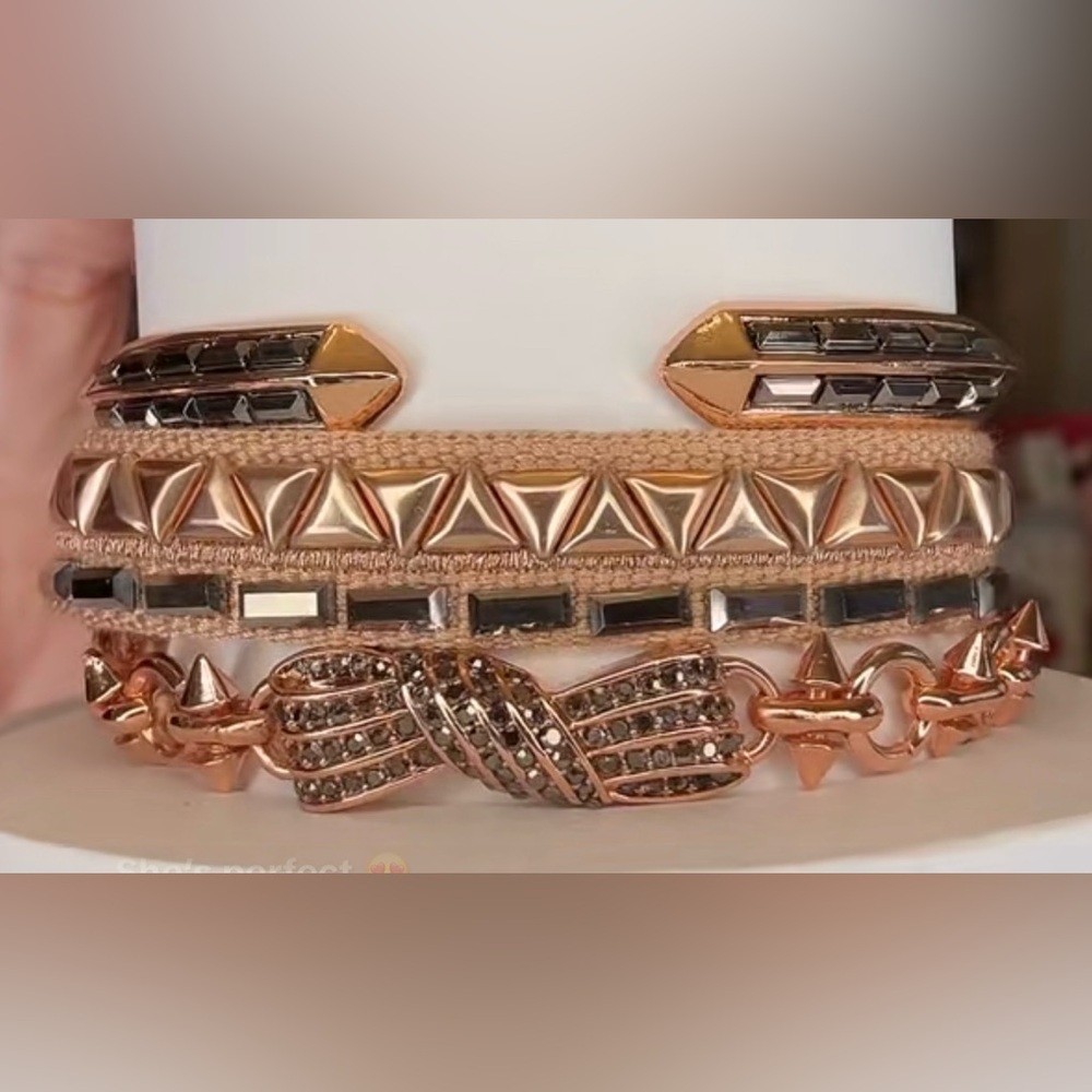 Bomb party 2925 summer stacks: Rose gold bow. Please read description